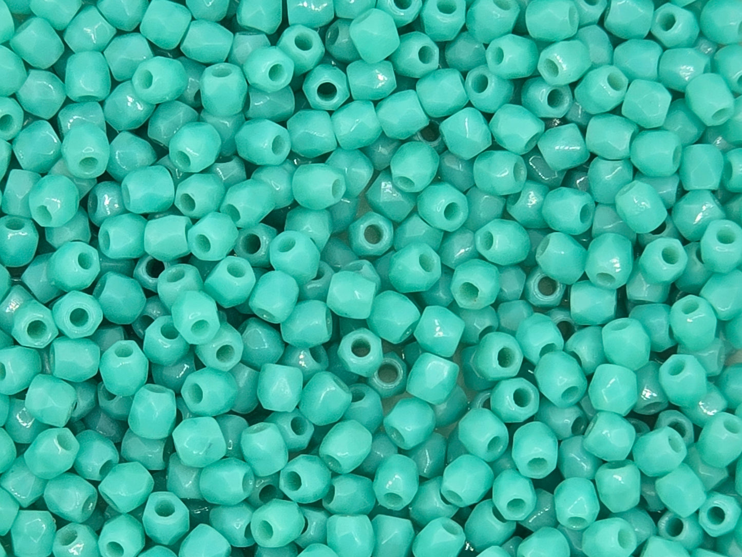 True 2 - 2mm Fire Polished Faceted Rounds - Green Turquoise Opaque - 100 pcs