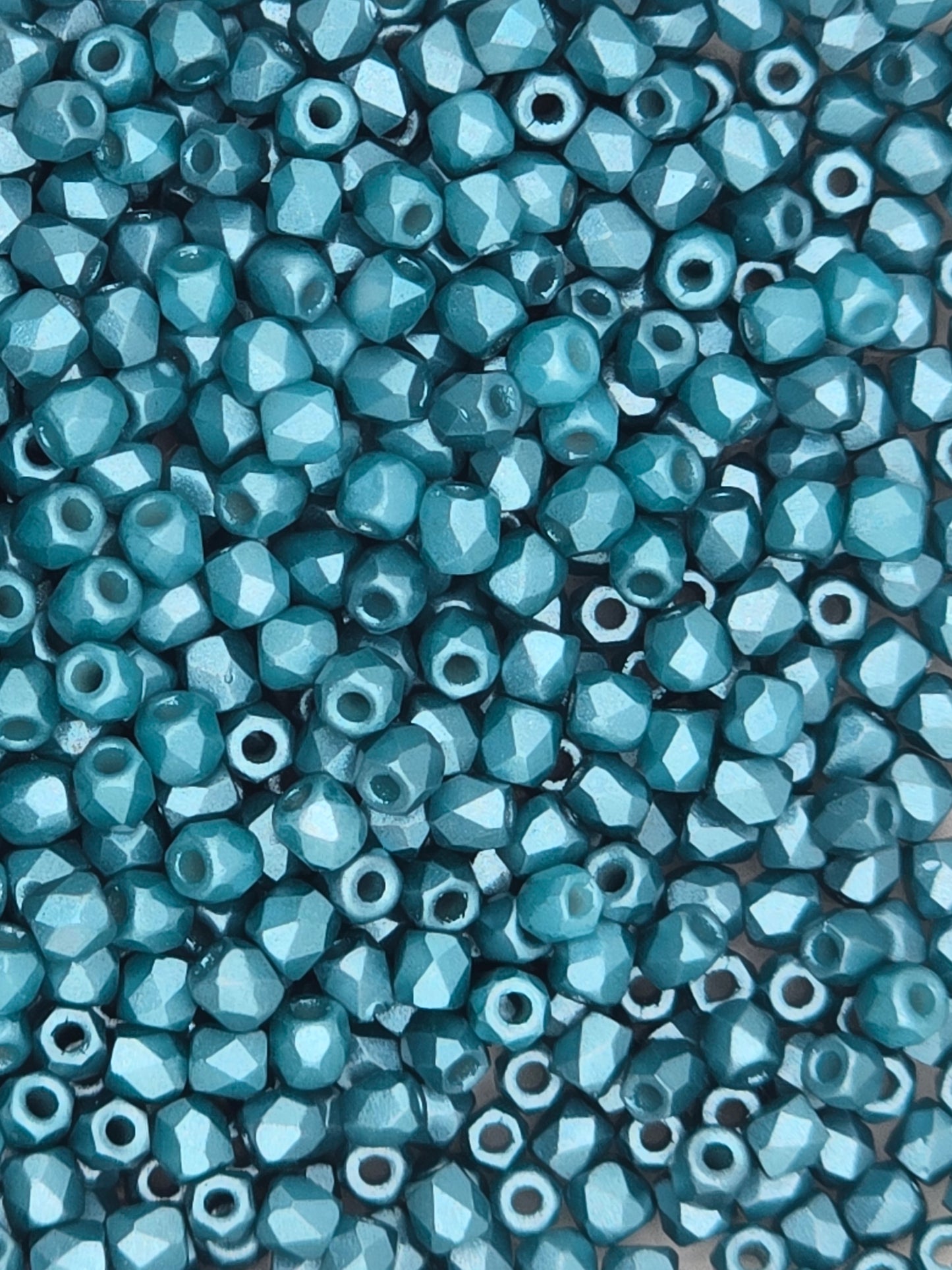 True 2 - 2mm Fire Polished Faceted Rounds - Pastel Emerald - 100 pcs