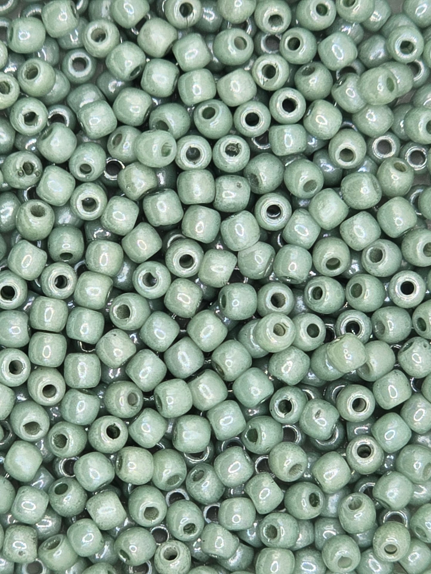True 2 - 2mm Fire Polished Round Druks - Chalk Dark Green Luster - 100 pcs