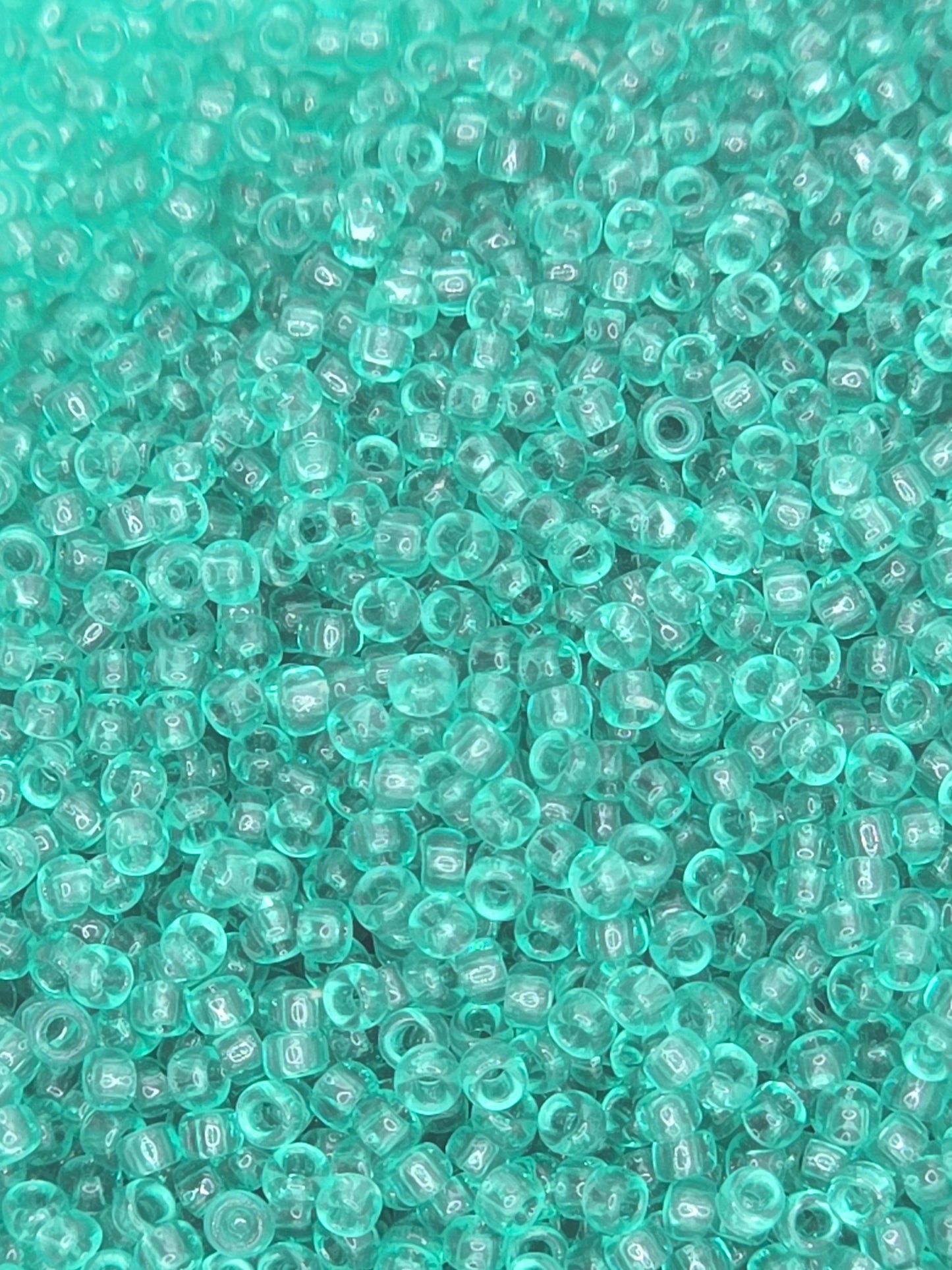 TOHO #15 Seeds - 72 - Transparent Beach Grass Green - 5 gms