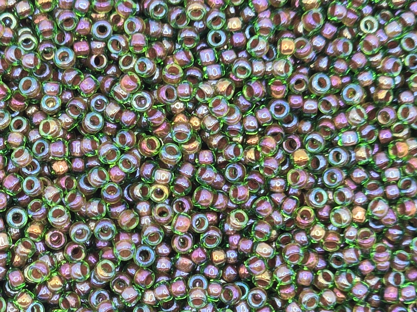 TOHO #15 Seeds - 247 - Inside Colour Peridot/Oxblood Lined - 5 gms