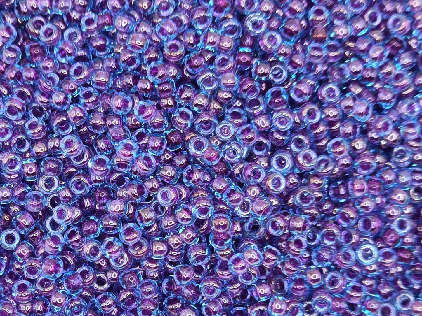 TOHO #15 Seeds - 252 - Inside Colour Aqua/Purple Lined - 5 gms