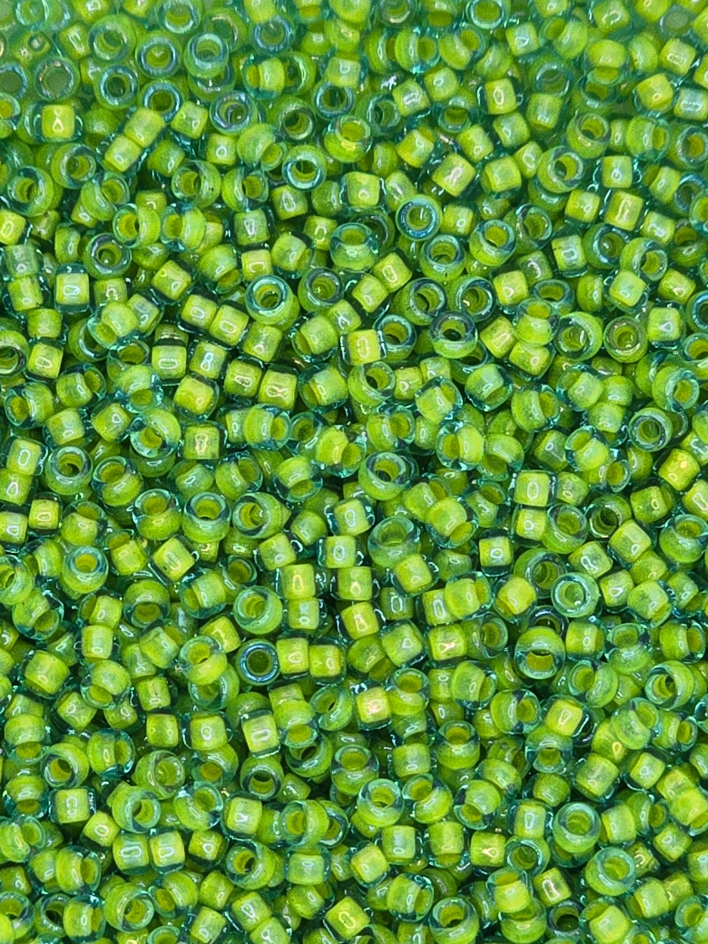 TOHO #15 Seeds - 307 - Inside Colour Aqua/Opaque Yellow Lined - 5 gms