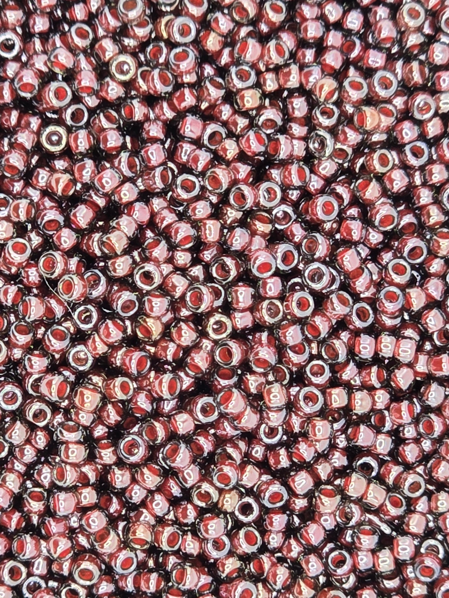 TOHO #15 Seeds - 363 - Inside Colour Montana Blue/Oxblood - 5 gms