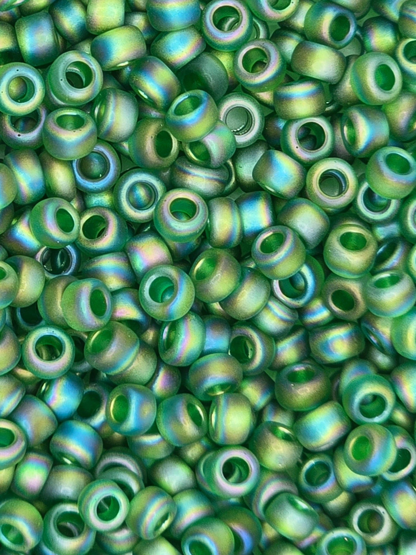 TOHO #8 Seeds - 167BF - Transparent Rainbow Frosted Grass Green - 10 gms