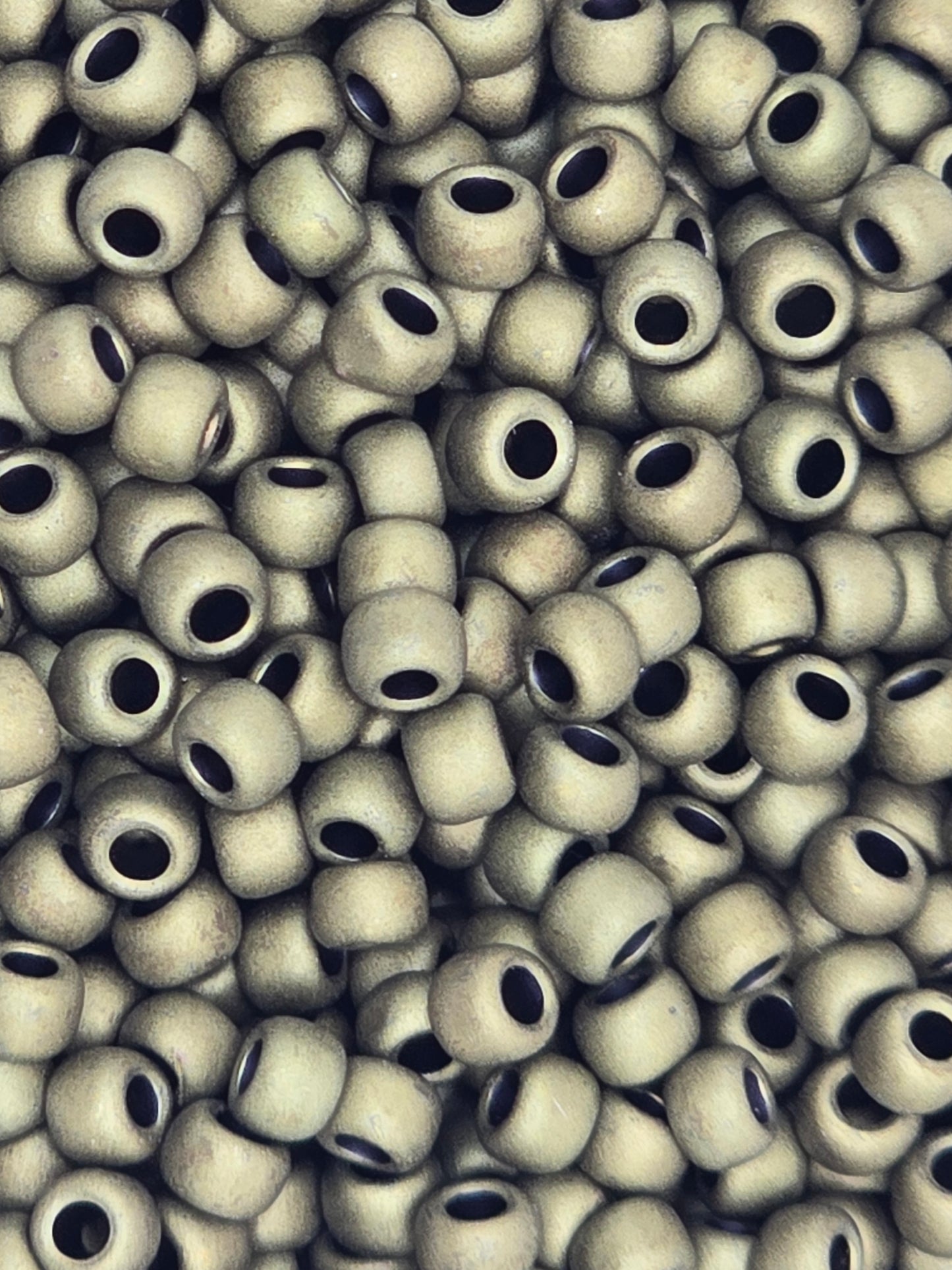TOHO #8 Seeds - 617 - Matte Colour Dark Olive - 10 gms