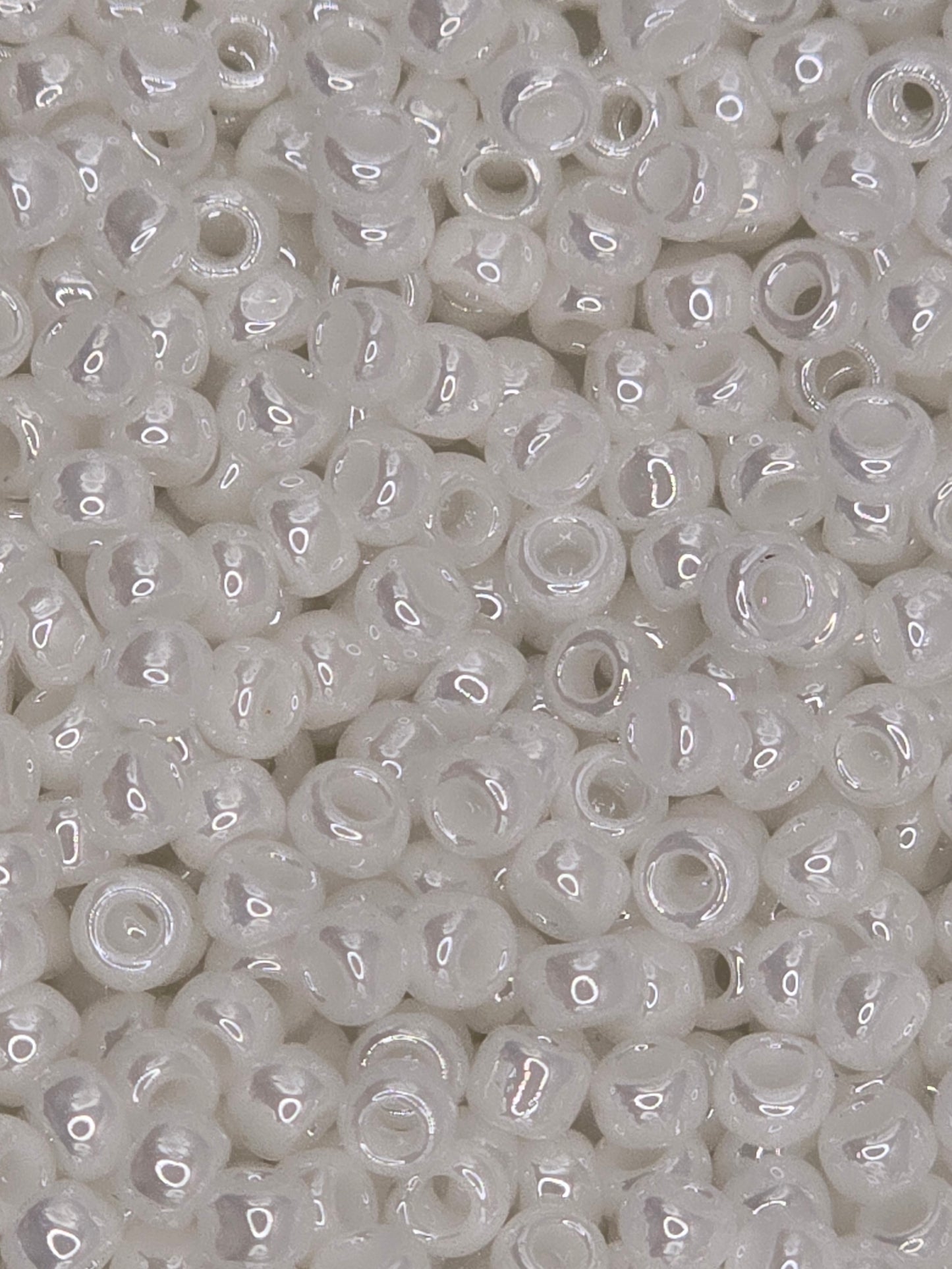TOHO #8 Seeds - 121 - Opaque Lustered White - 10 gms