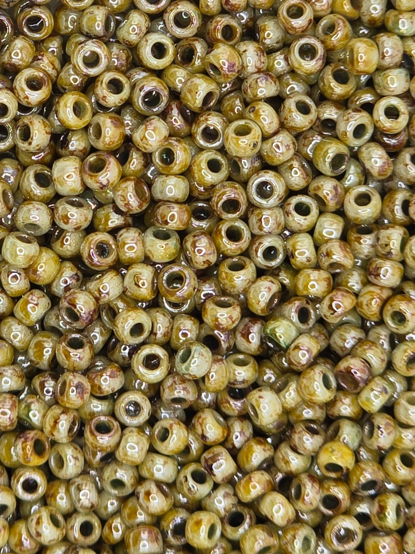 TOHO #11 Seeds -Y183 - HYBRID Opaque Ultra Luster Green - 10 gms