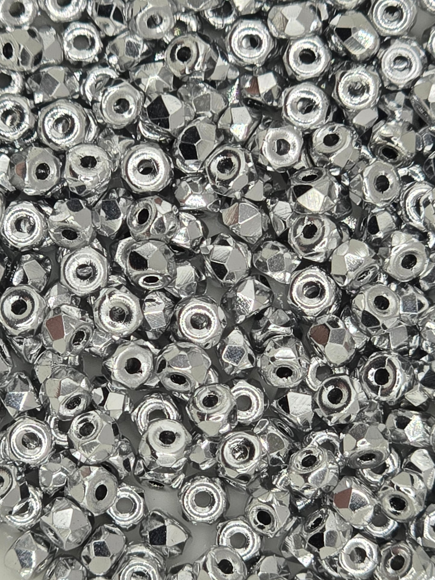 True 2 - 2x3mm Fire Polished Faceted Micro Spacers - Full Labrador - 100 pcs