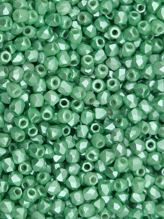 True 2 - 2mm Fire Polished Faceted Rounds - Pastel Light Green - 100 pcs