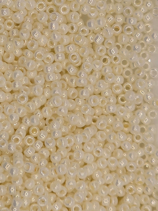 TOHO #15 Seeds - 122 - Opaque Luster Navajo White - 5 gms