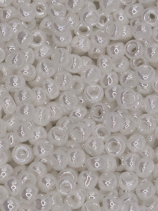 TOHO #8 Seeds - 121 - Opaque Lustered White - 10 gms
