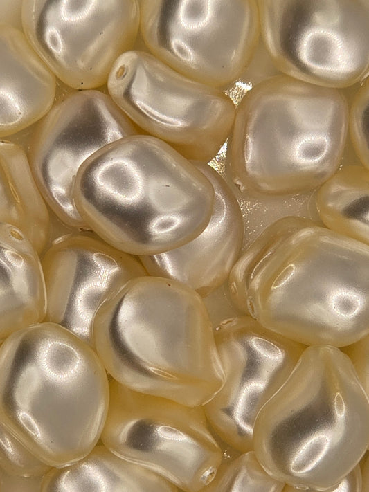 Swarovski 5826 Wave Pearl - 9x8mm - Cream - 10 pcs